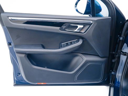 Used 2022 Porsche Macan image 22