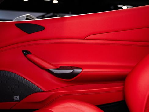 Used 2018 Ferrari 488 Spider RWD image 18