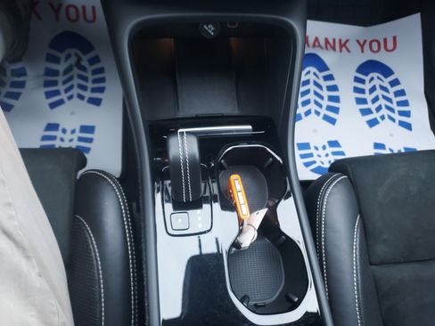 Used 2021 Volvo XC40 P8 Recharge image 35