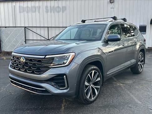 Used 2024 Volkswagen Atlas SEL Premium R-Line AWD/4WD image 5