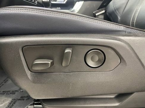 Certified 2022 Chevrolet Silverado 1500 High Country w/ Technology Package image 12