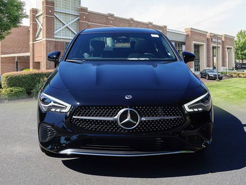 Used 2025 Mercedes-Benz CLA 250 4MATIC image 4