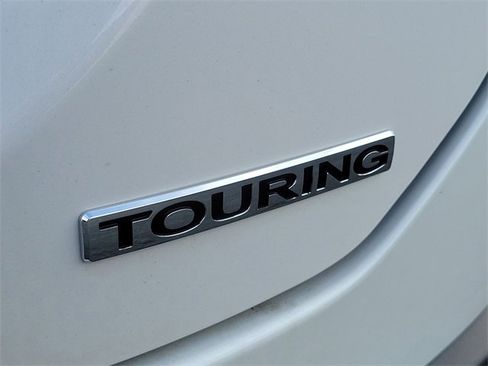 New 2025 Honda Pilot Touring image 7