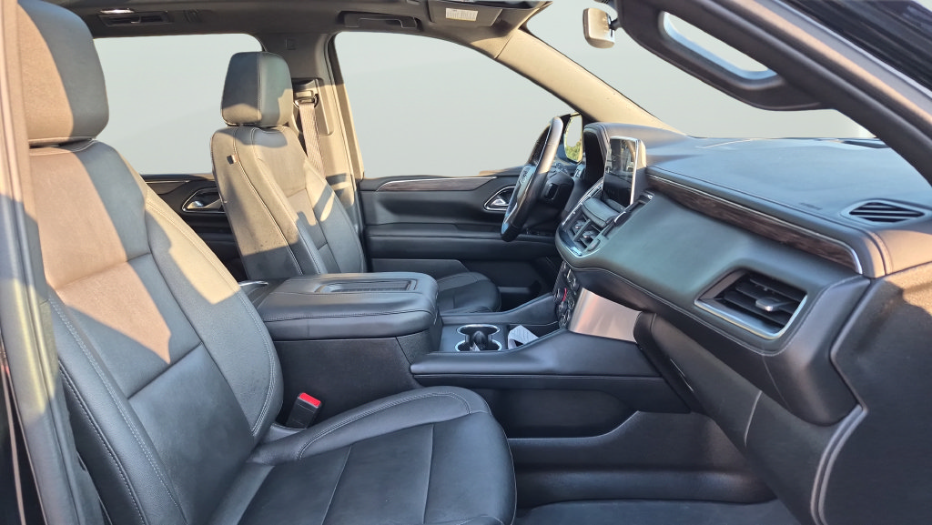 Used 2022 Chevrolet Suburban Z71 w/ Z71 Off-Road Package AWD/4WD image 31