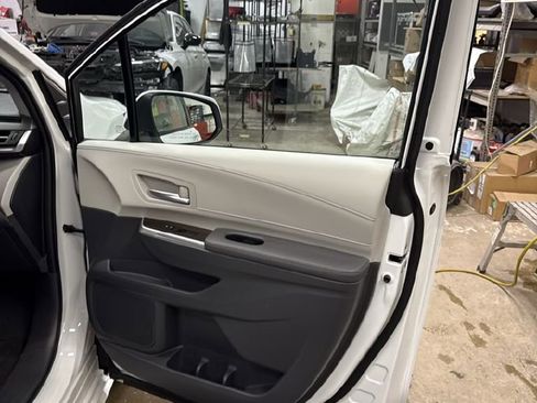 Used 2024 Toyota Sienna XLE image 19