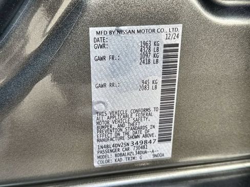 Used 2025 Nissan Altima 2.5 SV FWD image 32
