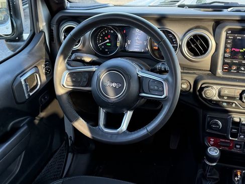 Used 2023 Jeep Wrangler Unlimited Rubicon 4xe AWD/4WD image 12