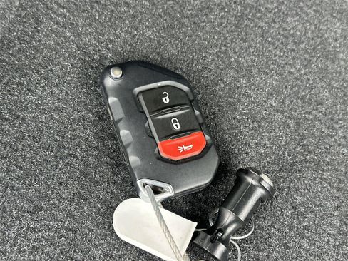 Used 2026 Jeep Wrangler Unlimited Rubicon AWD/4WD image 21