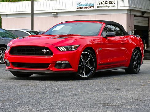 Used 2017 Ford Mustang GT Premium RWD image 5