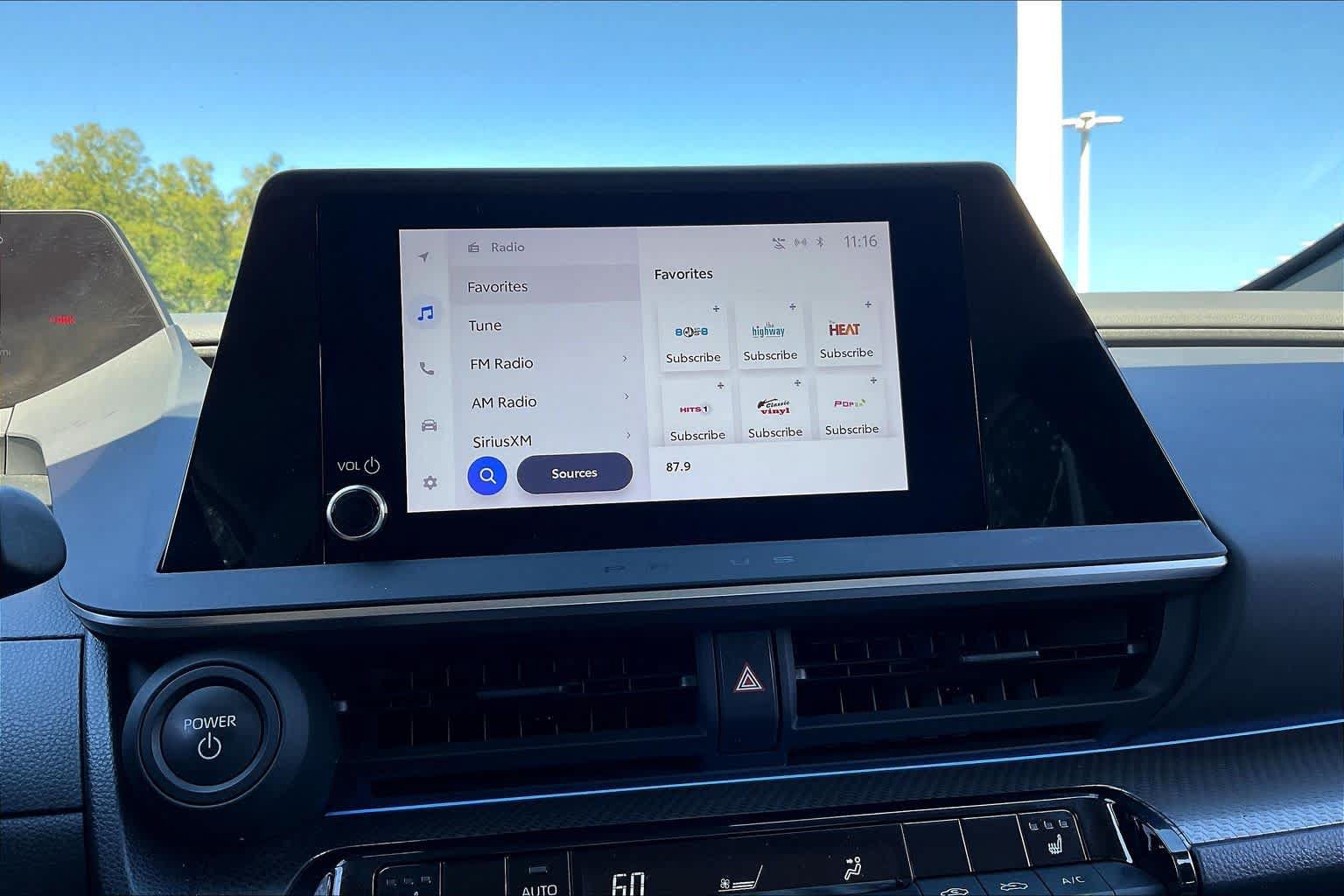 Used 2025 Toyota Prius XLE FWD image 32