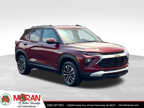 Used 2025 Chevrolet TrailBlazer LT AWD/4WD image 8