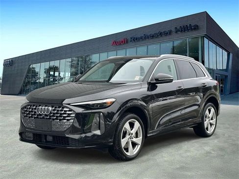 Certified 2025 Audi Q5 Premium Plus w/ Premium Plus image 1