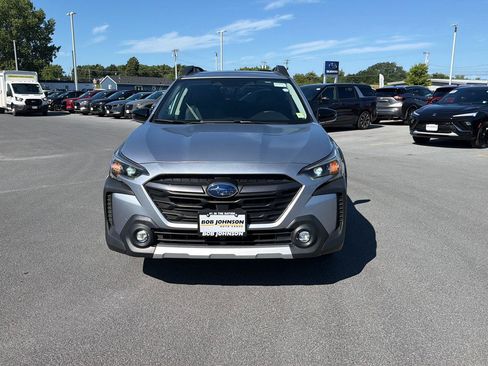 Used 2023 Subaru Outback Limited AWD/4WD image 8