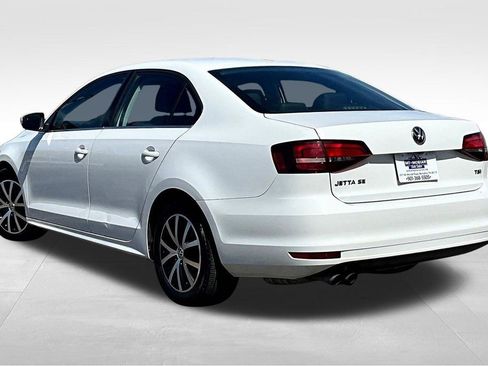 Used 2017 Volkswagen Jetta SE FWD image 5