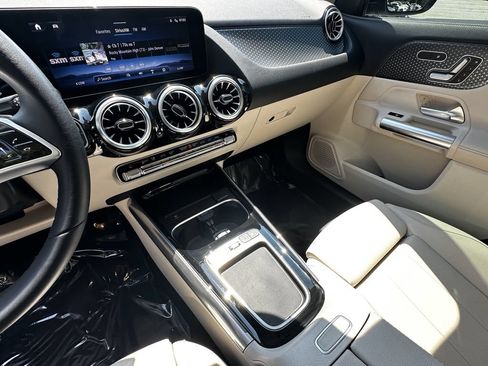 Certified 2026 Mercedes-Benz GLA 250 w/ Exclusive Package image 31