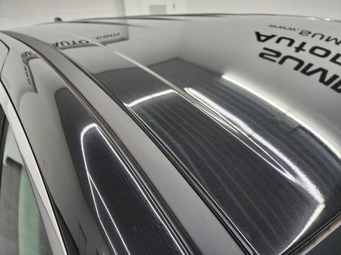 Used 2024 Chrysler Pacifica Touring-L image 4