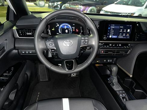Used 2025 Toyota Camry LE image 13