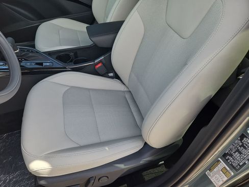 New 2026 Kia Niro EX FWD image 17