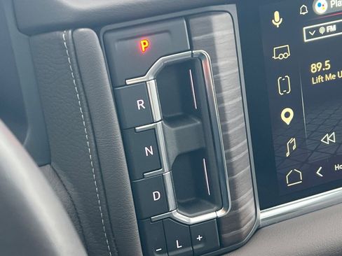 Used 2024 GMC Yukon Denali w/ Advanced Technology Package AWD/4WD image 25