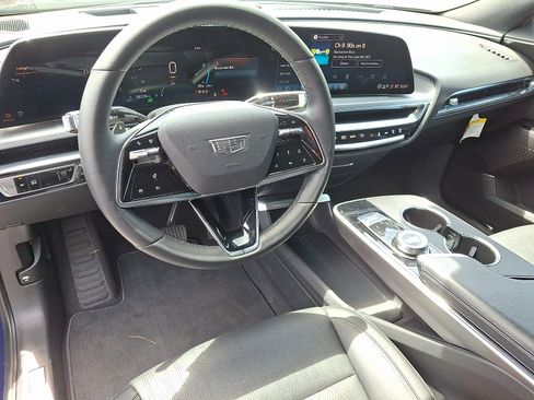 Used 2024 Cadillac Lyriq Luxury AWD/4WD image 15