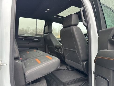 Used 2024 GMC Sierra 2500 AT4 AWD/4WD image 18
