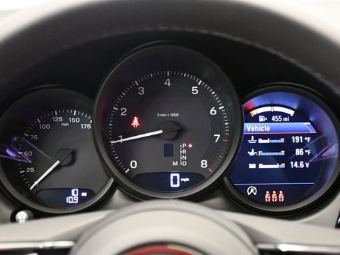 Certified 2026 Porsche Macan AWD/4WD image 30