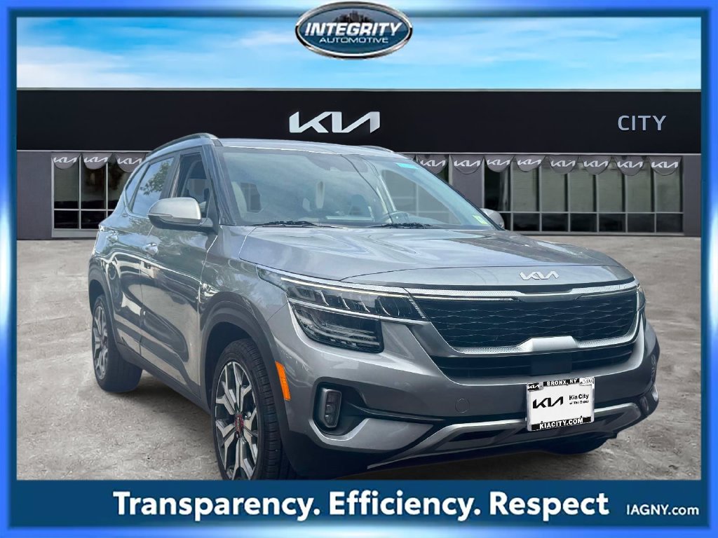 Certified 2022 Kia Seltos SX w/ Sunroof Package AWD/4WD image 1