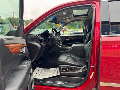 Used 2015 Cadillac Escalade Luxury AWD/4WD image 11