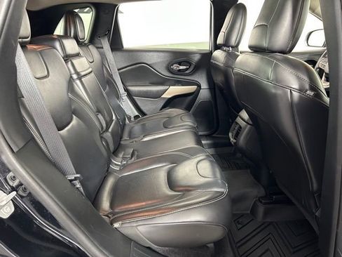 Used 2018 Jeep Cherokee Limited image 11