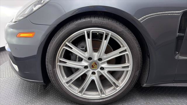 Used 2019 Porsche Panamera 4 AWD/4WD image 38