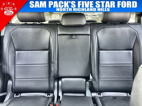 Used 2021 Volkswagen Tiguan SE w/ Panoramic Sunroof Package FWD image 15
