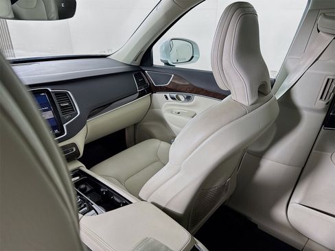 Used 2019 Volvo XC90 T6 Momentum w/ Advanced Package image 23