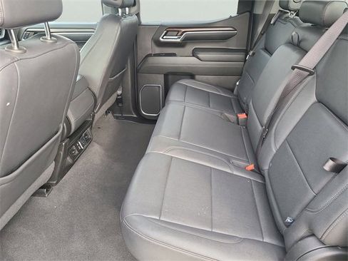 Used 2024 GMC Sierra 1500 SLT image 13