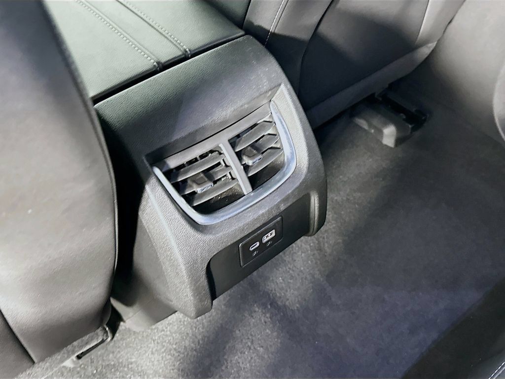 Used 2024 Chevrolet Blazer LT FWD image 32