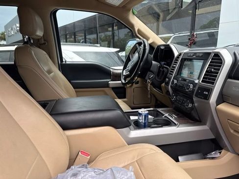 Used 2017 Ford F250 Lariat w/ Chrome Package AWD/4WD image 4