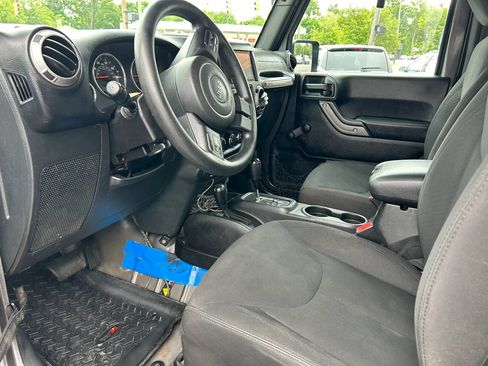 Used 2016 Jeep Wrangler Sport AWD/4WD image 4