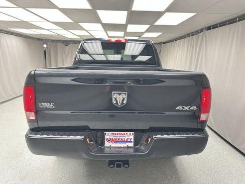 Used 2018 RAM 1500 Express w/ Express Value Package AWD/4WD image 3