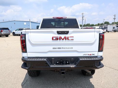 New 2026 GMC Sierra 2500 AT4X w/ LPO, Black Badging Package AWD/4WD image 4