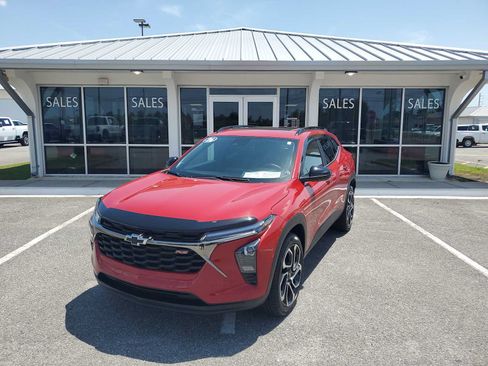 Used 2026 Chevrolet Trax RS w/ Sunroof Package FWD image 1