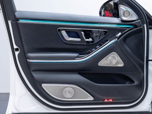 Used 2024 Mercedes-Benz S 580 4MATIC Sedan image 4