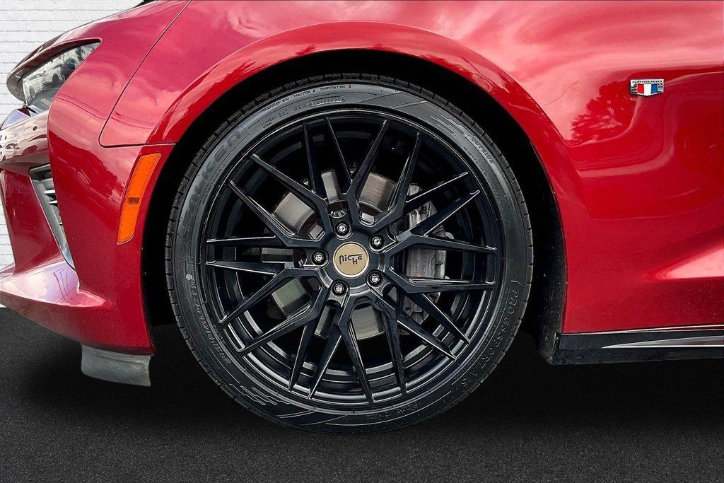 Used 2016 Chevrolet Camaro SS RWD image 28