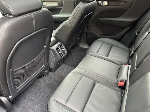 New 2025 Volvo XC40 B5 Core w/ Climate Package image 10