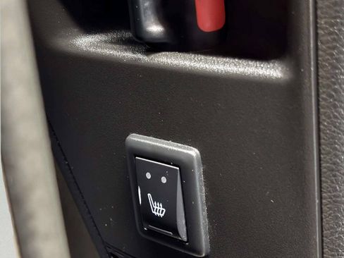Used 2017 Chrysler Pacifica Limited w/ UConnect Theater Package FWD image 27