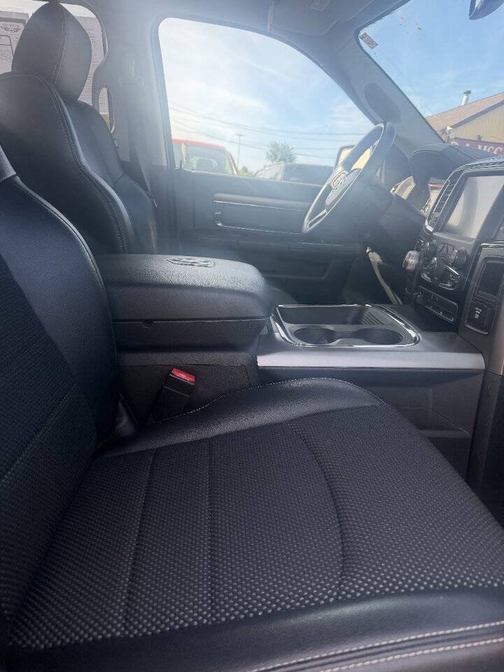 Used 2016 RAM 1500 Sport w/ Convenience Group AWD/4WD image 3