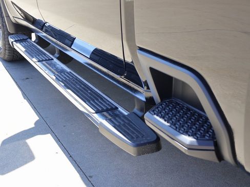 New 2025 GMC Sierra 2500 SLT w/ SLT Premium Package image 10