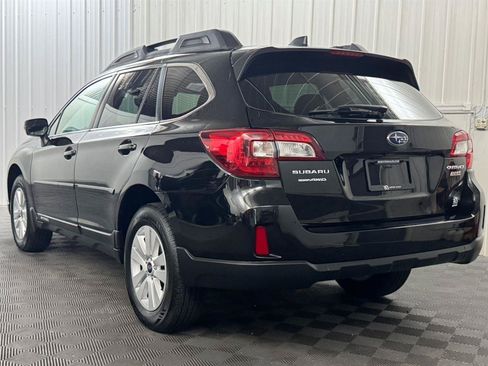 Used 2017 Subaru Outback 2.5i Premium AWD/4WD image 3
