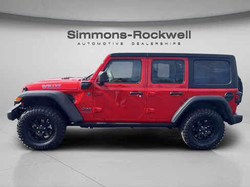 Used 2025 Jeep Wrangler Willys image 4