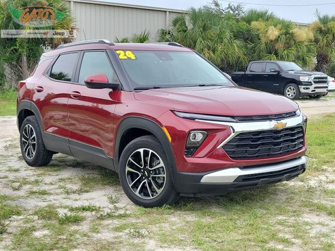 Used 2024 Chevrolet TrailBlazer LT w/ Driver Confidence Package FWD image 1