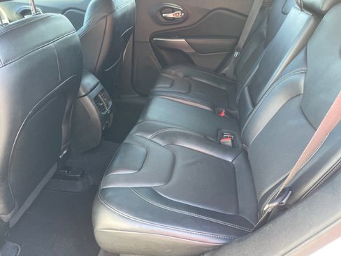 Used 2022 Jeep Cherokee Limited image 12