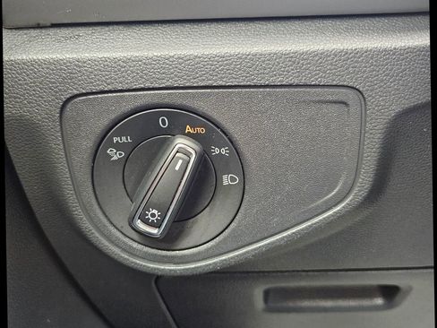 Used 2022 Volkswagen Atlas Cross Sport SE image 21